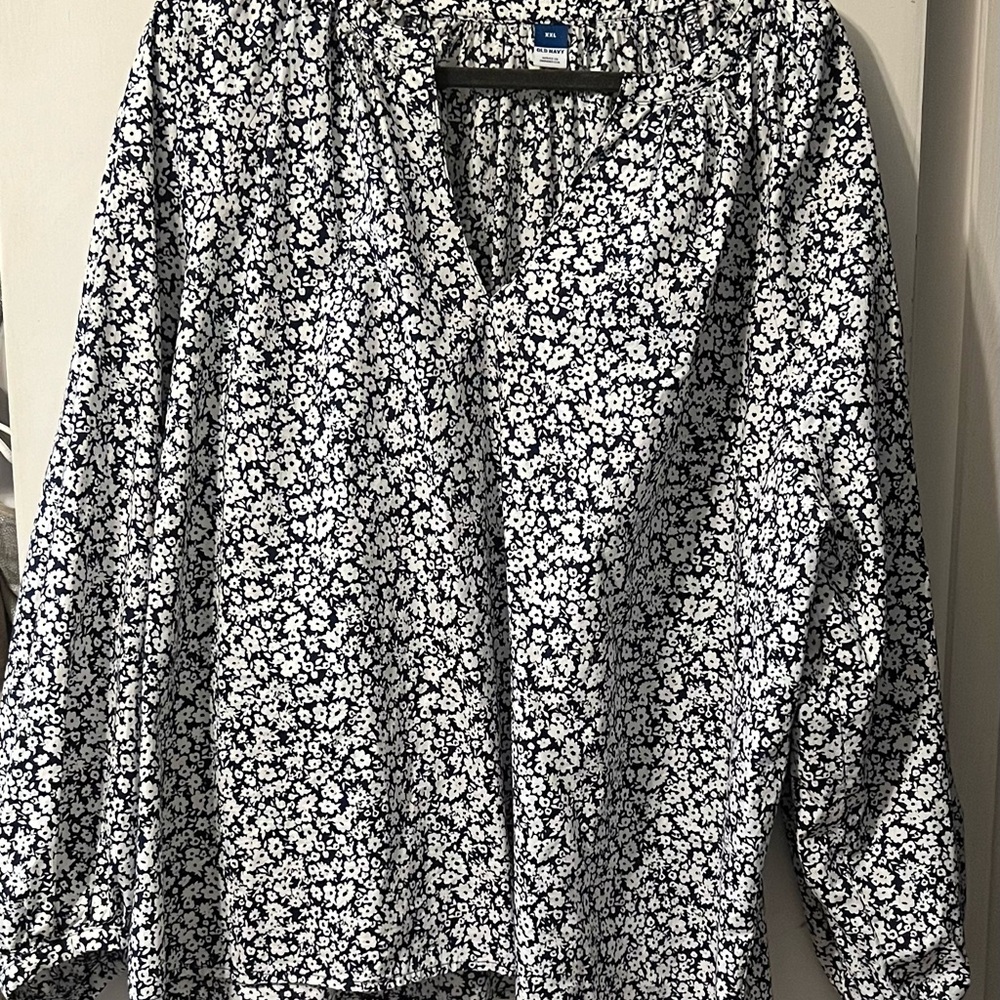 Old Navy Black and White Floral Blouse
